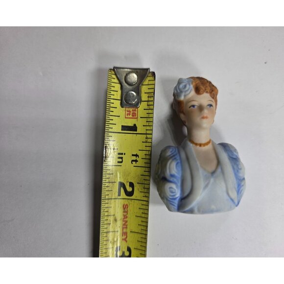 Vtg Avon thimble 1983 Porcelain Bust Figurine ladies of fashion 30s Blue white - Picture 5 of 5